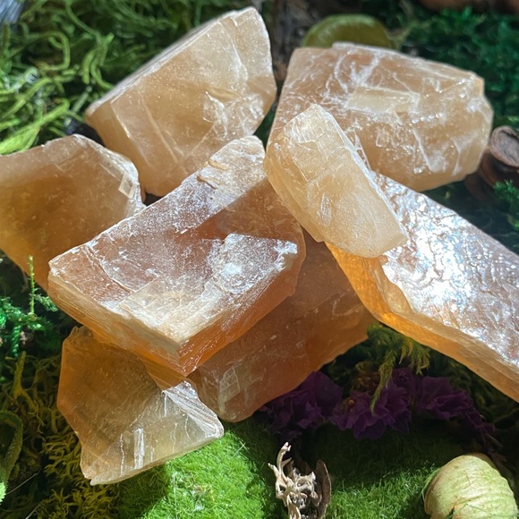 🔮1 Medium Raw Calcite Crystal Chunk - Picture 5 of 6